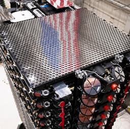 SpaceX покупает радиочастоты EchoStar за $2,6 млрд для глобальной спутниковой связи напрямую с телефонами